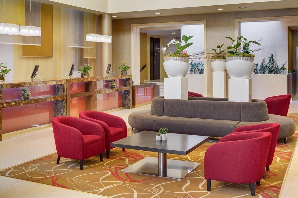 Radisson Blu Hotel Praga Esterno foto Lobby