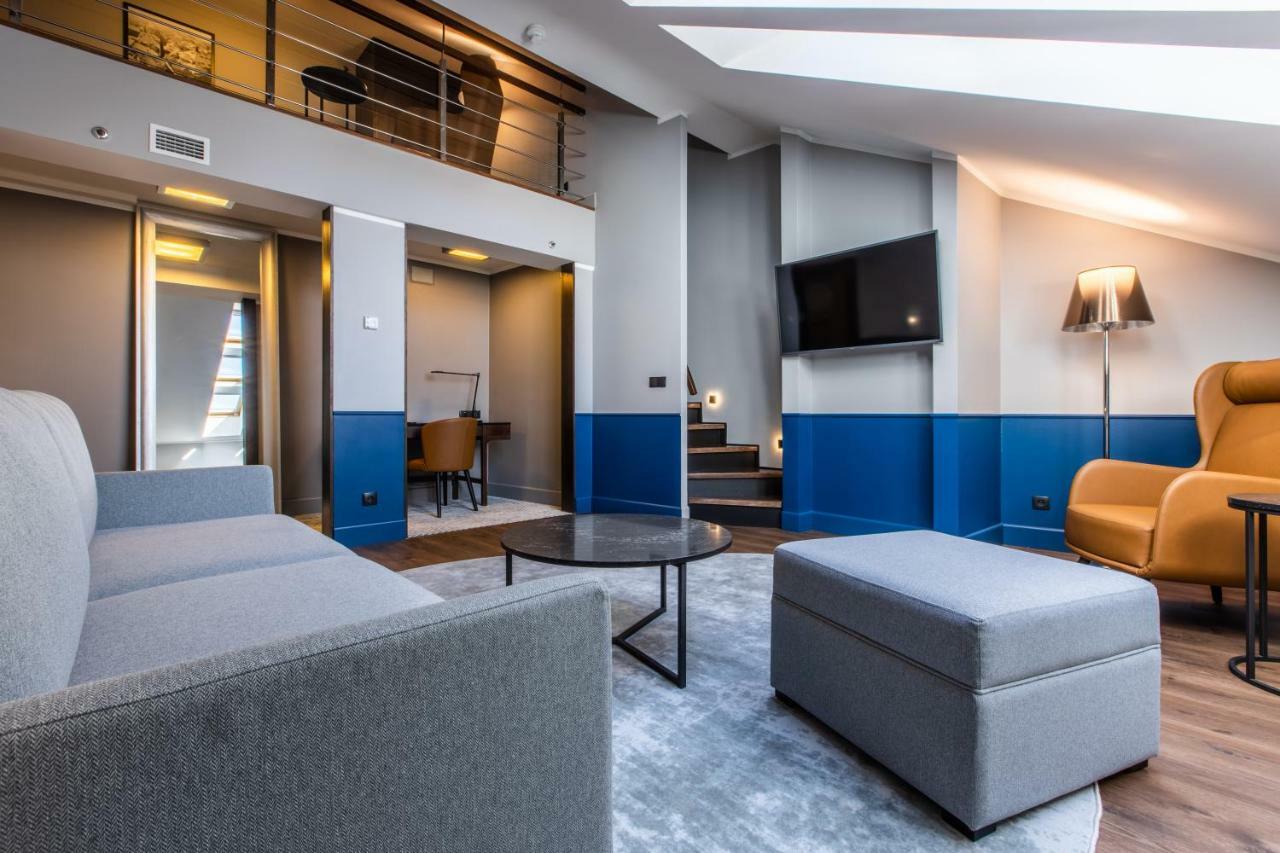 Radisson Blu Hotel Praga Esterno foto Suite