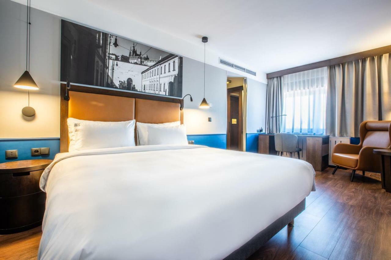 Radisson Blu Hotel Praga Esterno foto A room at the hotel