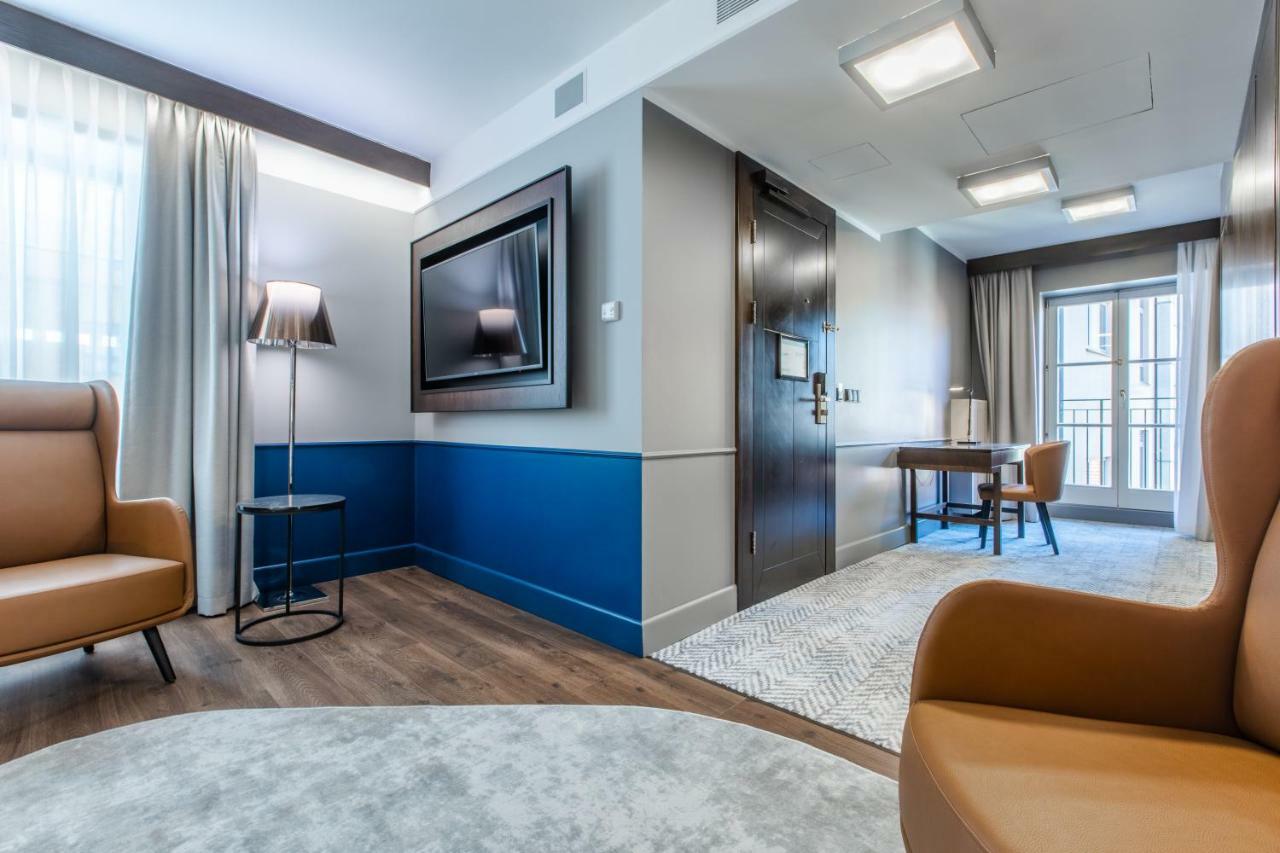 Radisson Blu Hotel Praga Esterno foto Suite